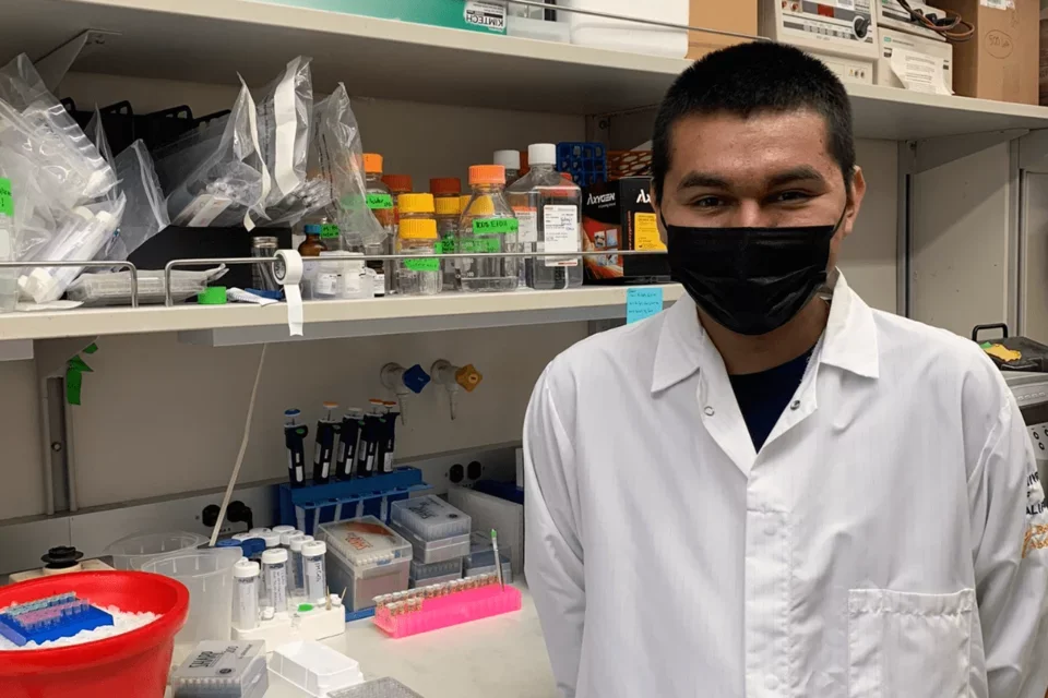 Rodrigo Balthazar Nunez in lab
